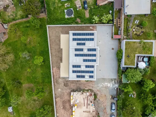 Fotovoltaická elektrárna na ploché střeše