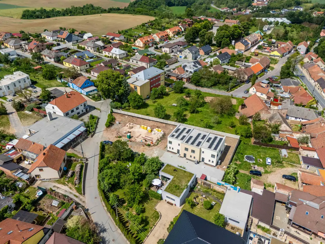 Letecký pohled na obec Padochov a její napojení na okolí