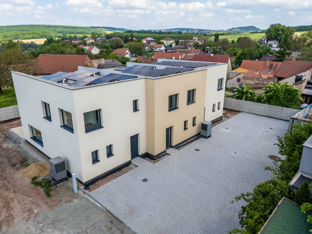 Letecký pohled na umístění Rezidence Padochov v obci